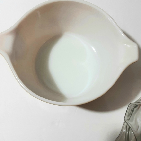 Vintage Pyrex Set - Picture 3 of 4